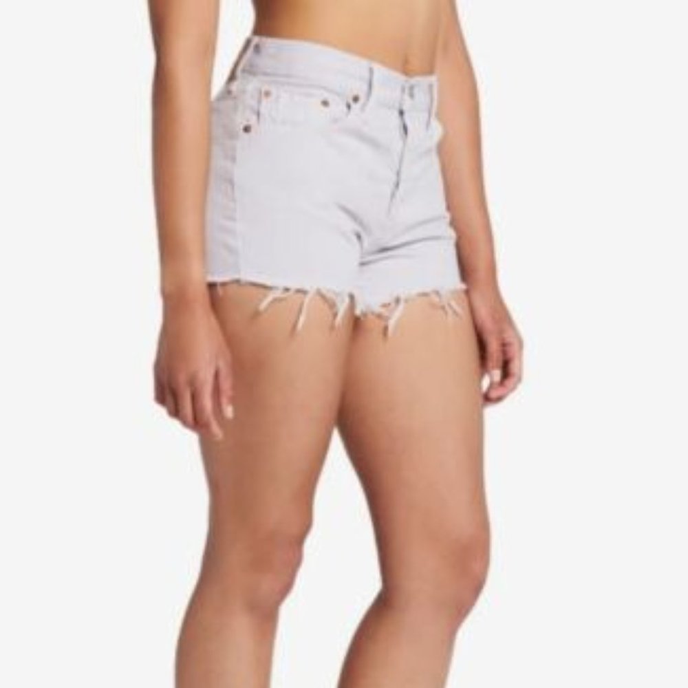 NWT Levi '501' Women's Original Distressed Shorts in Washed Lilac